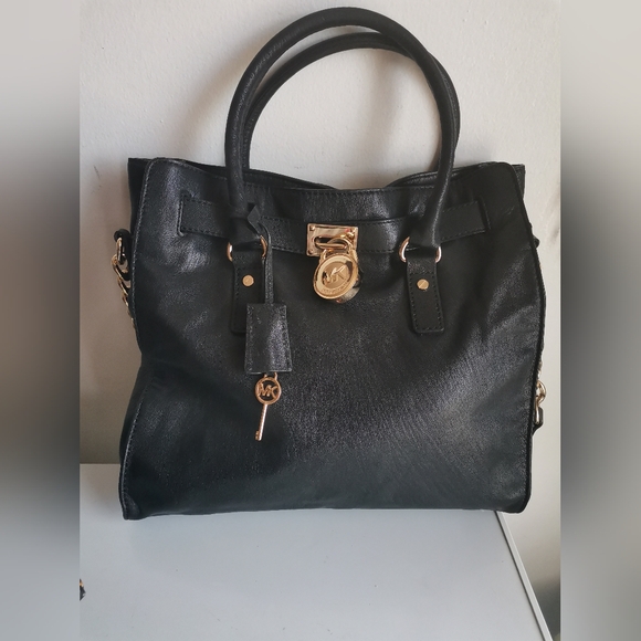 Michael Kors- Large Black Hamilton Lock & Key Bag - Picture 1 of 11